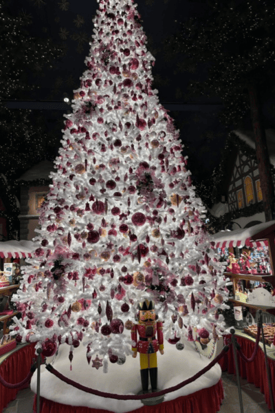 Ein herrlich geschmückter Weihnachtsbaum